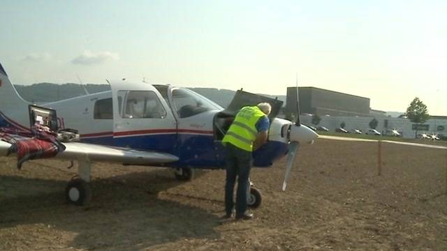 Notlandung neben dem Flugplatz