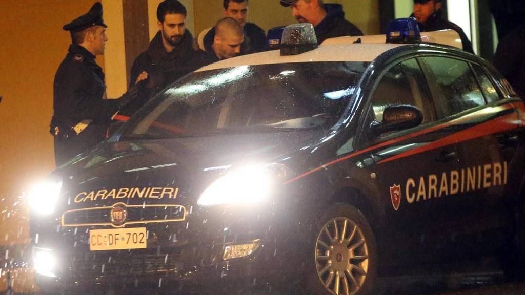 Die Carabinieri verhaftet in Varese einen Mitglieder der 'Ndrangheta Mafia.