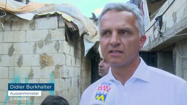 Burkhalter besucht Flüchtlinge
