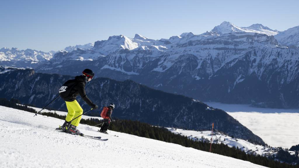 Wer bewusst und rücksichtsvoll auf der Piste unterwegs sei, reduziere das Unfallrisiko, so die Suva. (Archivbild)
