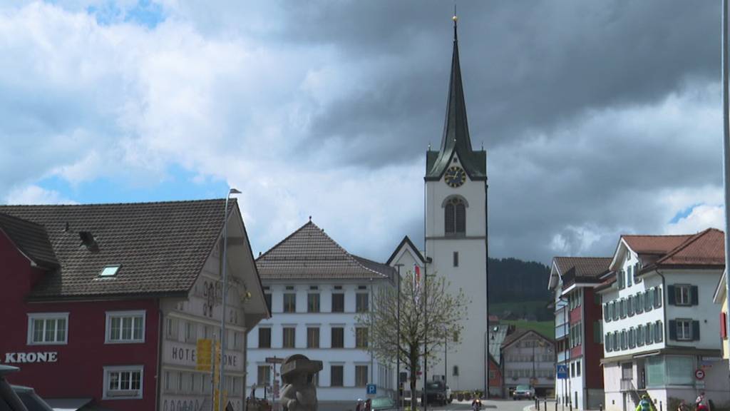 Gewaltdelikt in Urnäsch: Zwei Frauen sterben - mutmasslicher Täter und Mädchen im Spital