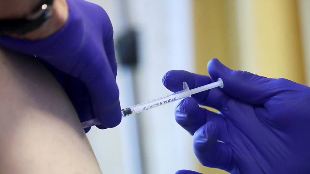 Die 12- bis 15-Jährigen können sich in einigen Kantonen impfen lassen. 