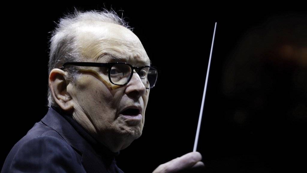 Der italienische Komponist Ennio Morricone will zwar weiterhin dirigieren, hört aber kurz vor seinem 90. Geburtstag auf, Filmmusik zu komponieren. (Archiv)