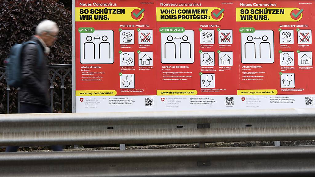 In der Schweiz und in Liechtenstein sind dem Bundesamt für Gesundheit (BAG) am Sonntag 475 neue Coronavirus-Ansteckungen und vier weitere Todesfälle innert eines Tages gemeldet worden.