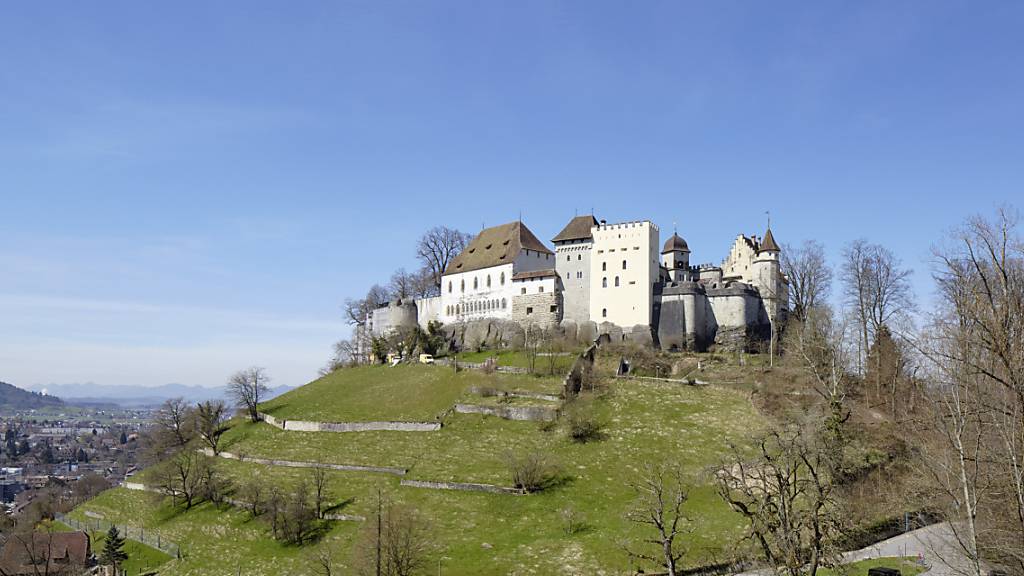 Mittelaltermarkt auf dem Schloss Lenzburg