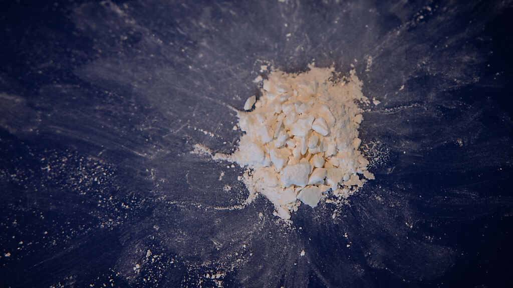ARCHIV - Gepresstes und hoch konzentriertes Kokain aus einem Kokainfund. (Archivbild) Foto: Christian Charisius/dpa