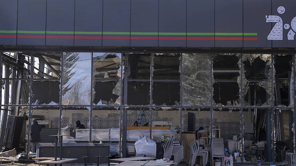 Tote nach russischem Raketenschlag gegen Supermarkt