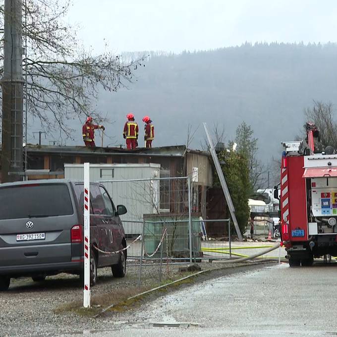 Flammen zerstören das Innere des Restaurants Chalet Simmental 