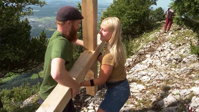 Illegales Gipfelkreuz bei Rüttenen von Braut und Bräutigam wieder abgebaut