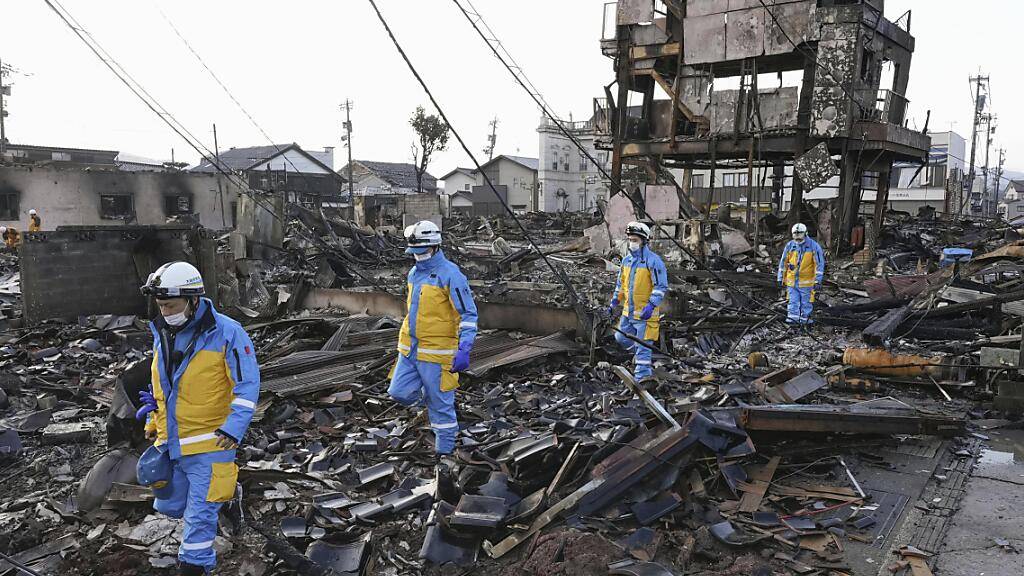 Fünf Tage nach dem schweren Erdbeben in Japan steigt die Anzahl der Todesopfer weiter an.