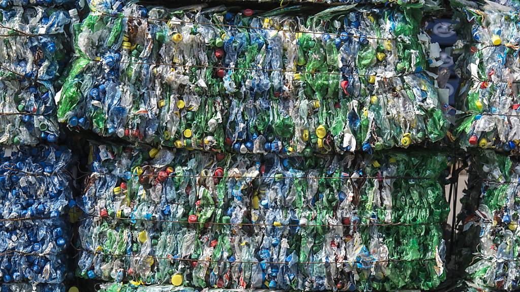 Zahlreiche in Plastik enthaltene Chemikalien gelten als potentiell besorgniserregend. Das zeigen ETH-Forschende in einer systematischen Bestandsaufnahme. (Themenbild)