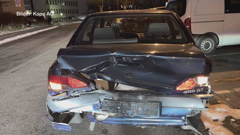 Blechschaden: Eine 90-jährige Autofahrerin verwechselte in Neuenhof Gas- und Bremspedal