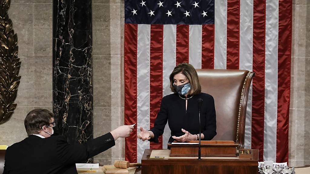 Nancy Pelosi, Sprecherin des Repräsentantenhauses, leitet die Schlussabstimmung um das Amtsenthebungsverfahren gegen Präsident Trump. 