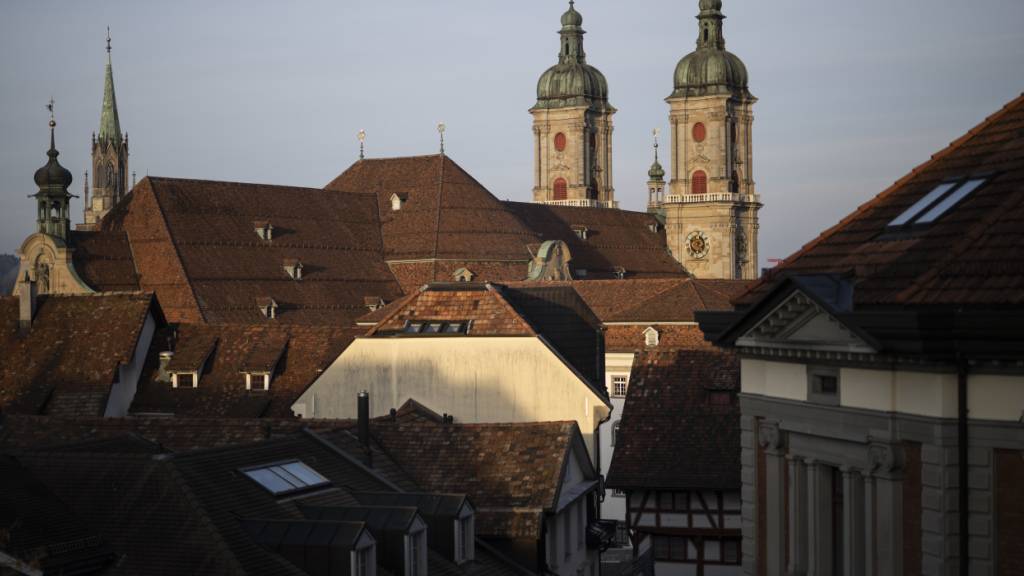 In der Stadt St. Gallen soll es wieder mehr Parkplätze geben. Dies wird in einer Initiative verlangt. (Archivbild)
