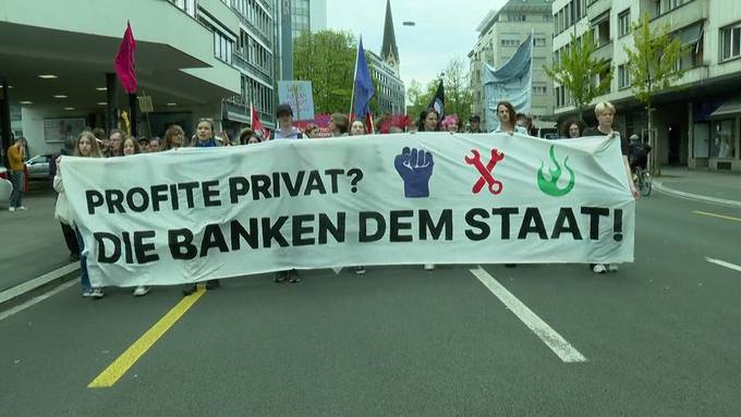 Aktivistinnen und Aktivisten sind hässig auf Zürcher Stadtpolizei