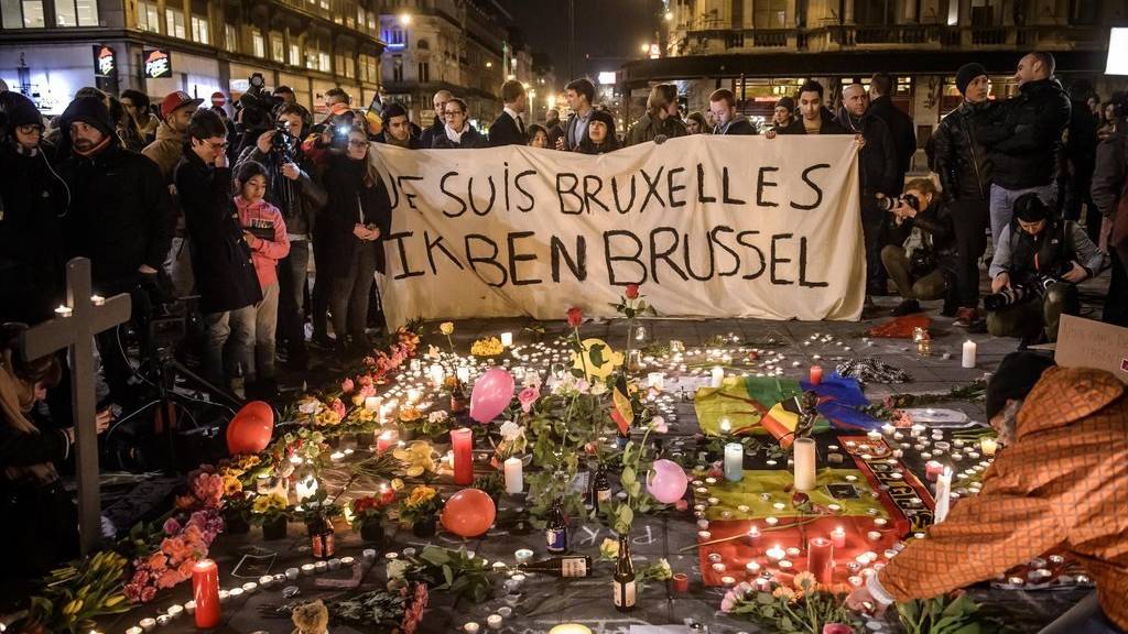 Belgien unter Schock: In Brüssel gedenkt man der Opfer der Selbstmordanschläge.