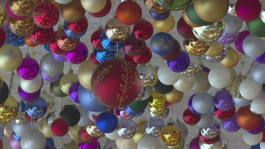 Spezielle «Ausstellung»: In einem Wohler Altersheim hängen unzählige Weihnachtskugeln