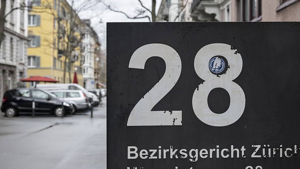 Das Bezirksgericht entscheidet am Dienstag über eine Ehrverletzungsklage gegen eine Journalistin. Sie hatte über die politischen Einstellungen eines deutschen Managers berichtet. (Archivbild)