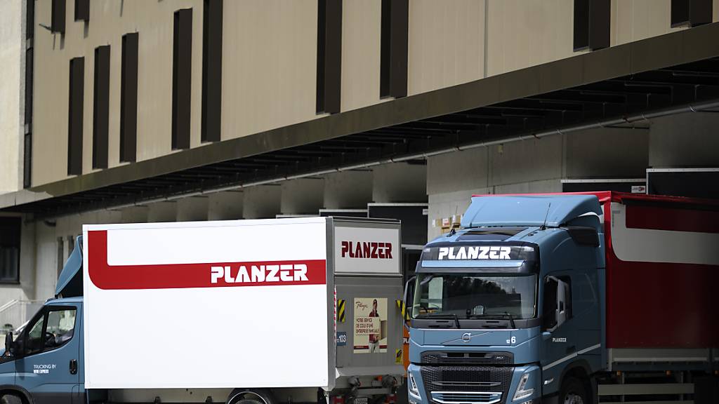Das Transportunternehmen Planzer spannt mit dem Berner Apothekerkonzern Galenica zusammen. (Symbolbild)