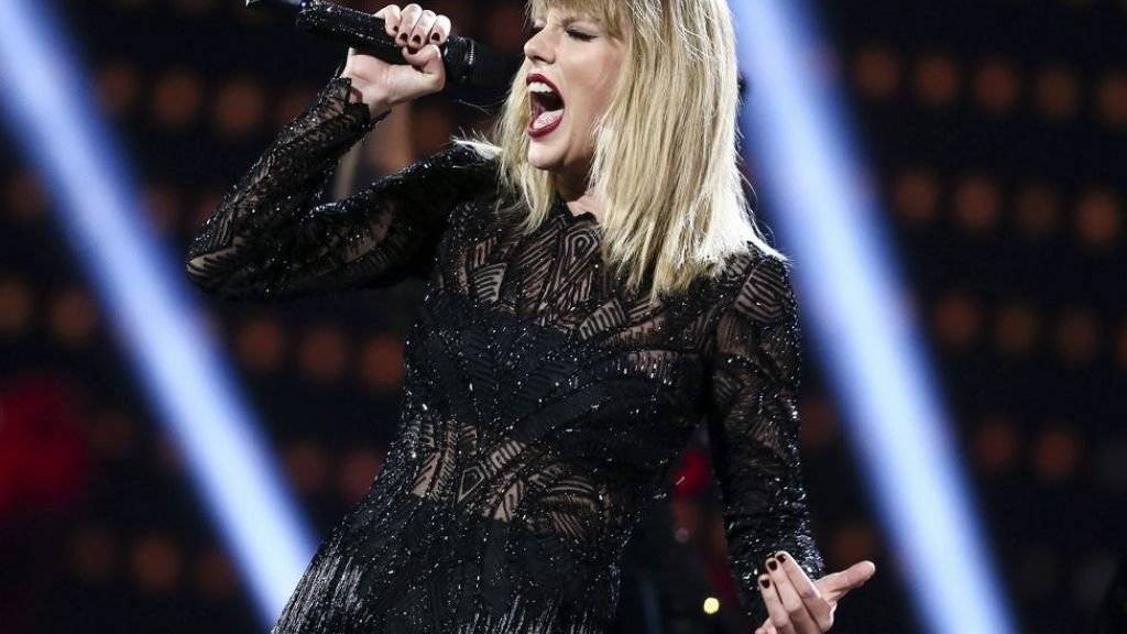 Wegen den beiden Worten «Haters» und «Players» haben zwei Songwriter Taylor Swift auf Urheberrechtsverletzung verklagt. «Lächerlich» finden Swifts Anwälte. (Archivbild)