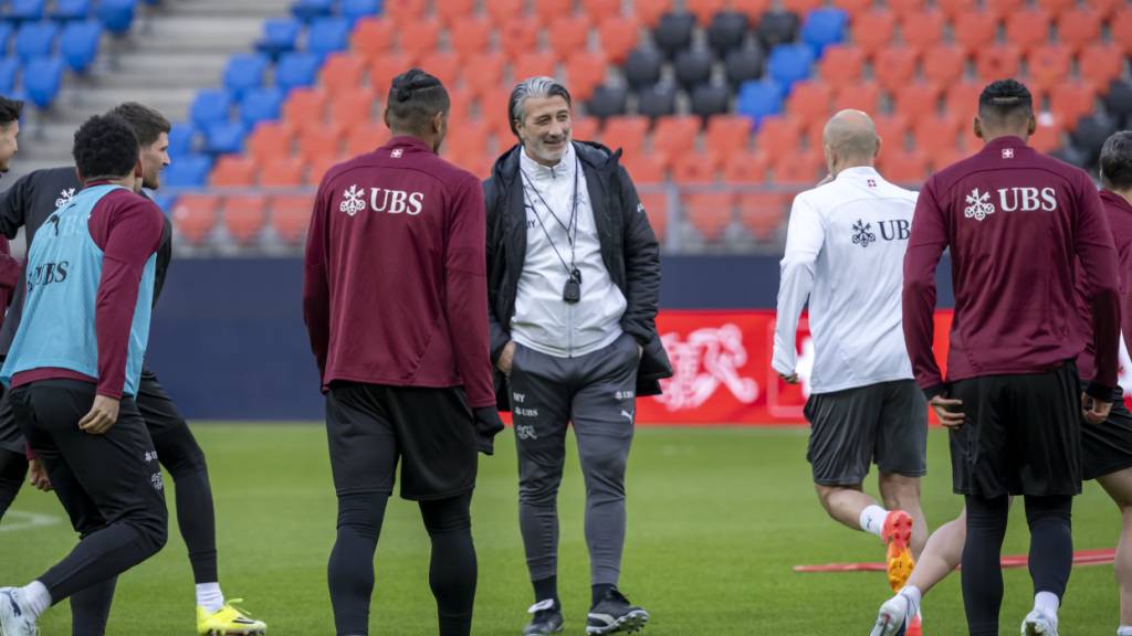 Nationaltrainer Murat Yakin setzt im Testspiel gegen Deutschland auf die Spieler, die zuletzt praktisch immer sein Vertrauen genossen haben