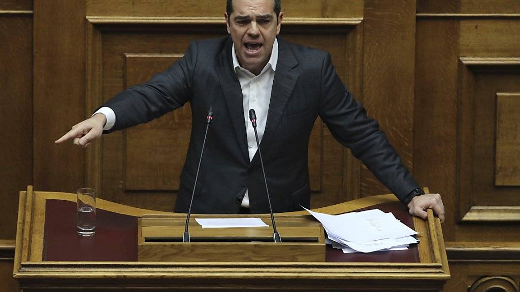 Der griechische Regierungschef Alexis Tsipras hat seine Mazedonien-Politik vor dem Parlament verteidigt.