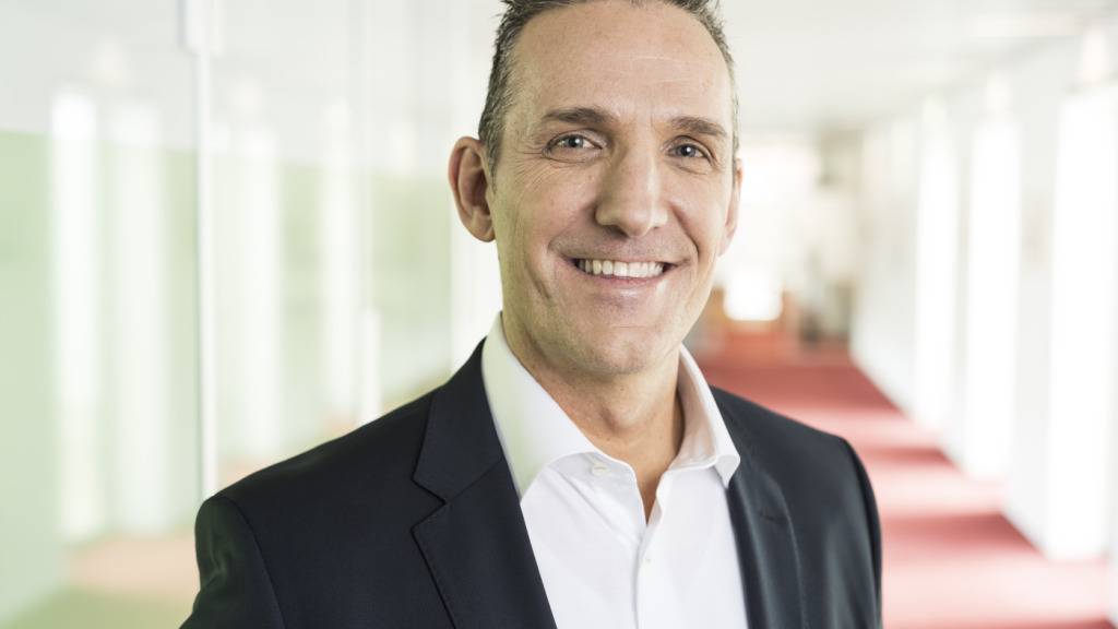 Raiffeisen-Chef Gabriel Brenna sieht im Anlage- und Vorsorgegeschäft «enormes Potenzial», wie er zu CH Media sagte. (Archivbild)
