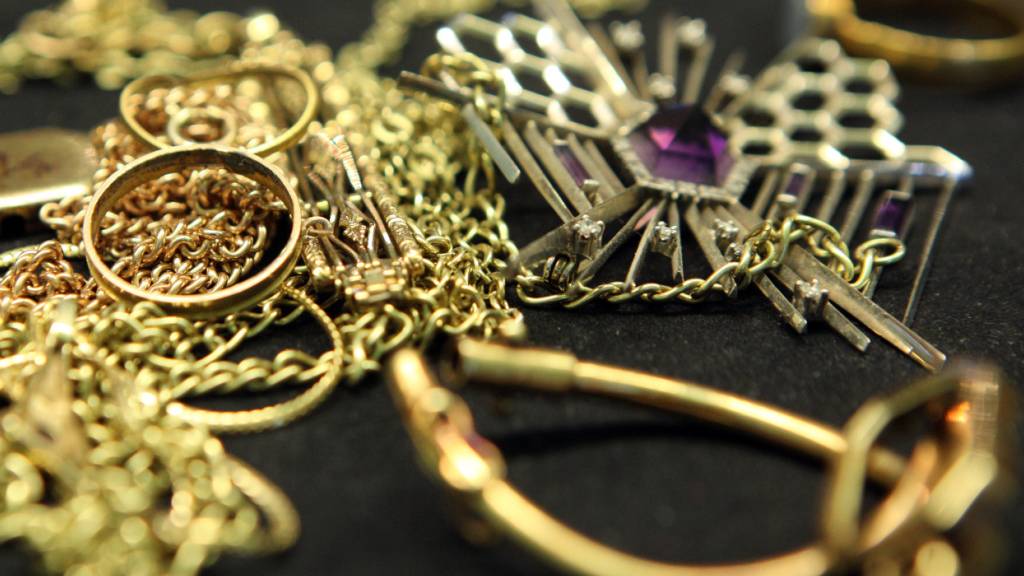 Kantonspolizei Zürich verhaftet zwei Goldankäufer