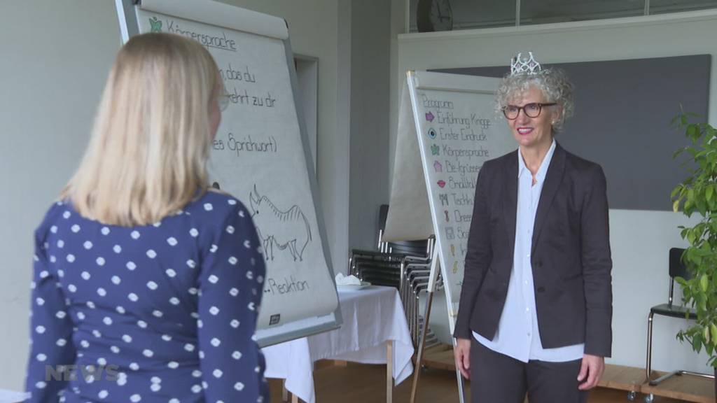 Jugendliche starten mit Knigge-Kurs in die Lehre