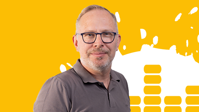 Thomas Zesiger_gelber Hintergrund