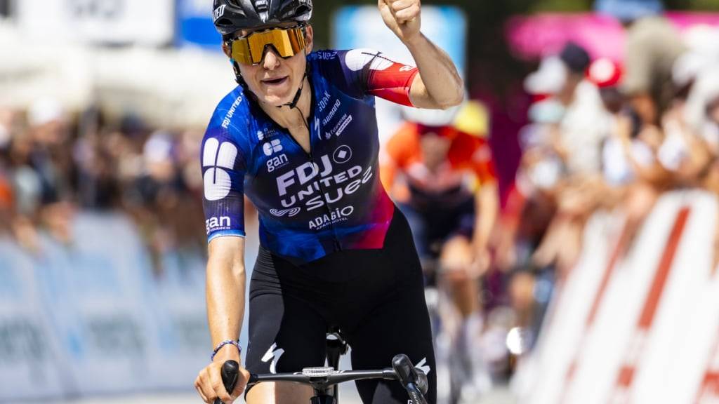 Elise Chabbey ist in der 2. Etappe der Tour de Romandie Féminin die Beste
