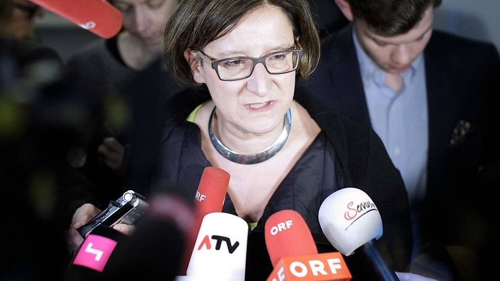 Österreichs Innenministerin Mikl-Leitner will «keinen Millimeter» abweichen von ihrer Position in der Flüchtlingskrise.