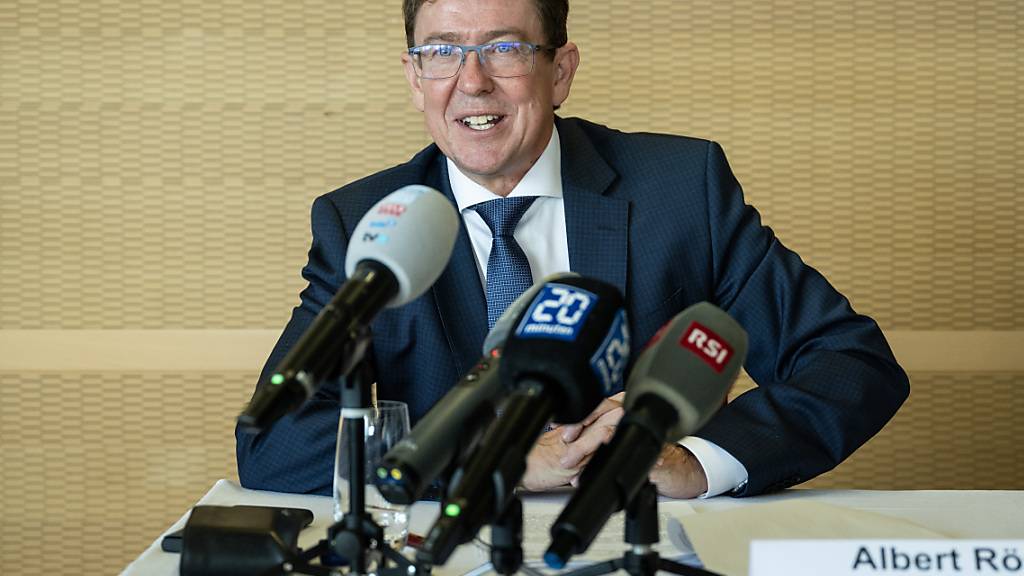 Der Berner SVP-Nationalrat Albert Rösti will Bundesrat werden. Es würde ihn sehr freuen, wenn er der Schweiz und der Bevölkerung dienen dürfte.