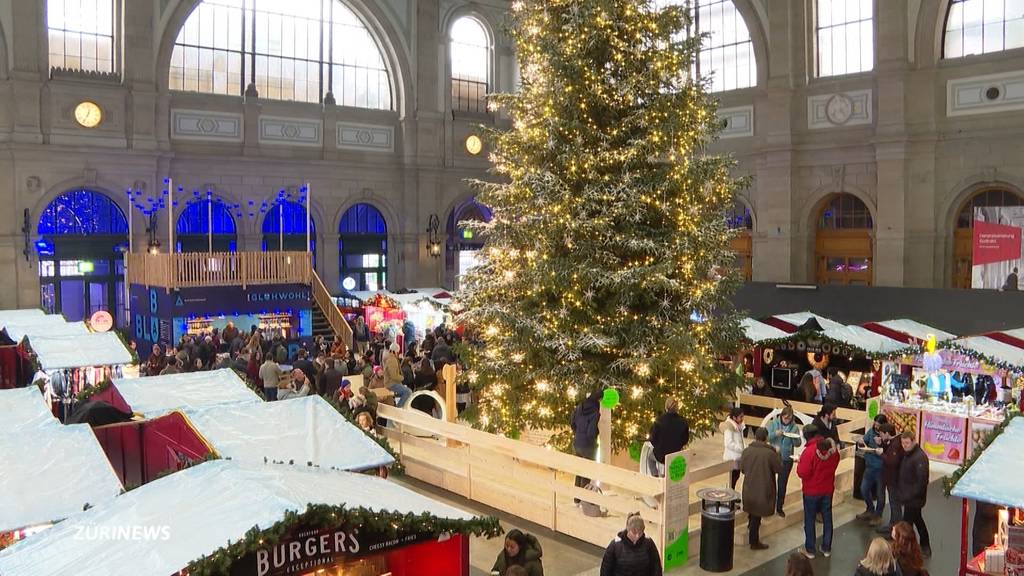 Stromspar-Tanne statt Swarovski-Christbaum im Zürcher HB