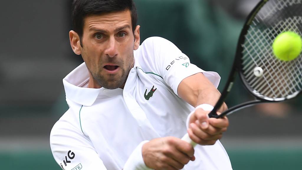 FAVORIT: Der Mann, denn es auch in Wimbledon zu schlagen gibt, bleibt aber der Titelverteidiger Novak Djokovic
