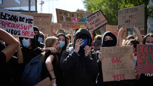 Schulprotest: Frankreichs Regierung geht auf Forderungen ein