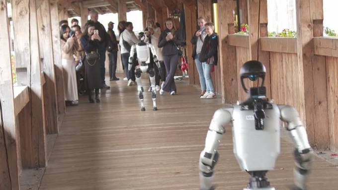Humanoide Roboter erobern die Stadt Luzern