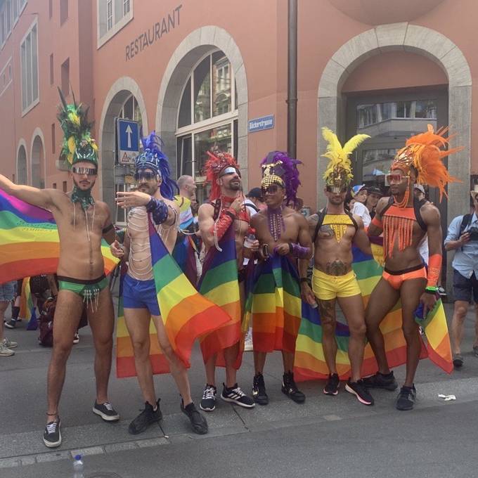 Kunterbunt und heiss: Die Impressionen der Zurich Pride 2023