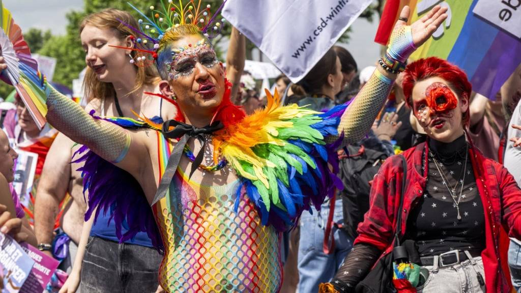 Der grosse Westschweizer Pride-Marsch versammelte am Samstagnachmittag Tausende von Menschen in Genf.