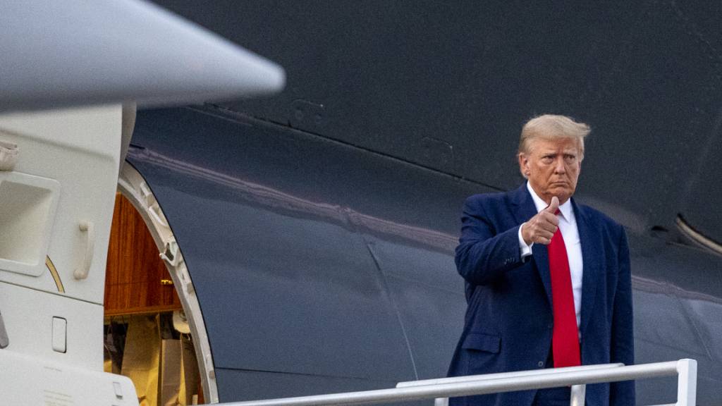 dpatopbilder - Donald Trump ist im Zusammenhang mit versuchtem Wahlbetrug im US-Bundesstaat Georgia angeklagt. Foto: Alex Brandon/AP