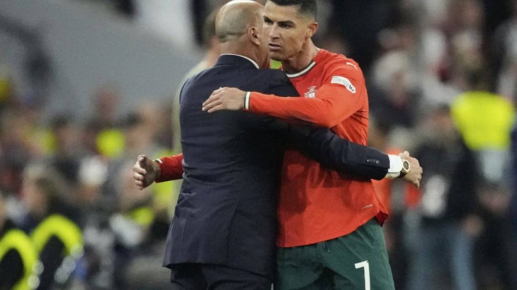 Cristiano Ronaldo bekommt den Dank von Nationalcoach Roberto Martinez