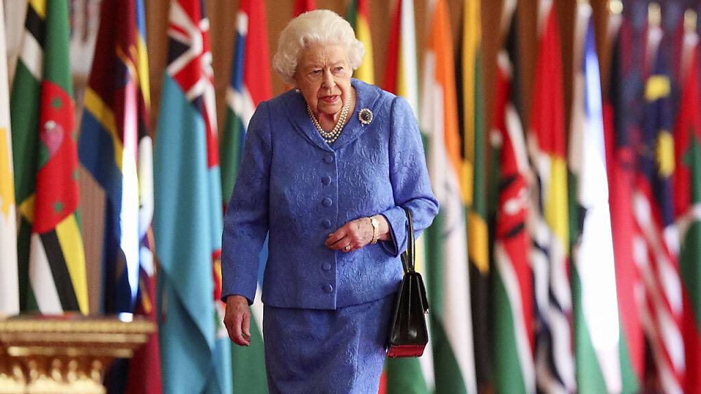 Queen Elizabeth II muss auch in diesem Jahr wegen der Corona-Pandemie auf die Militärparade anlässlich ihres Geburtstags verzichten. Die Queen wird 95. Jahre alt. (Archivbild)