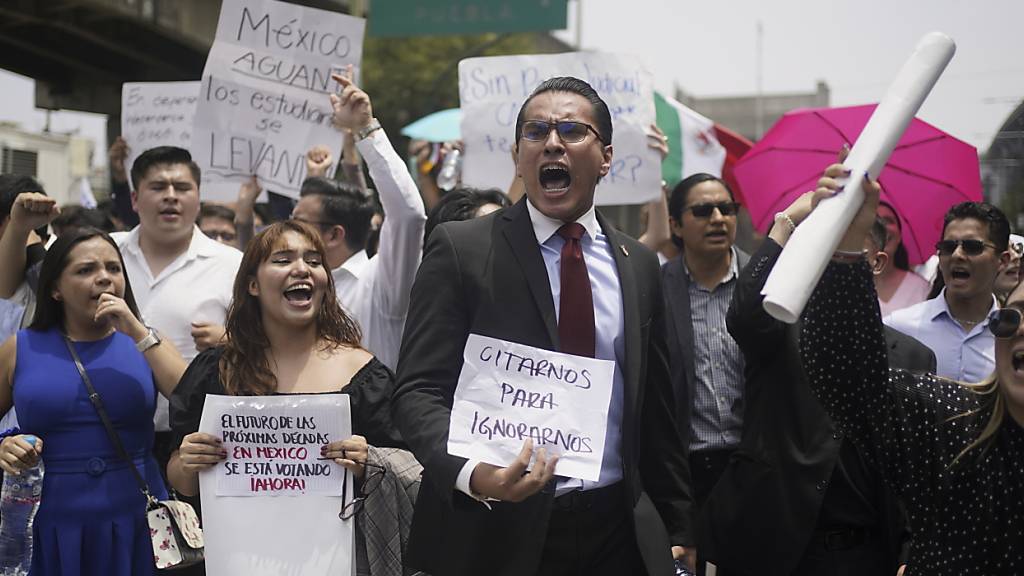 Mexikos umstrittene Justizreform nimmt erste Hürde im Kongress