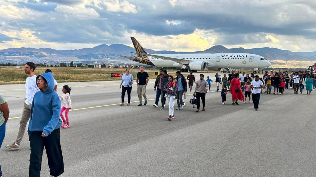 Indisches Flugzeug stoppt nach Bombendrohung in Frankfurt