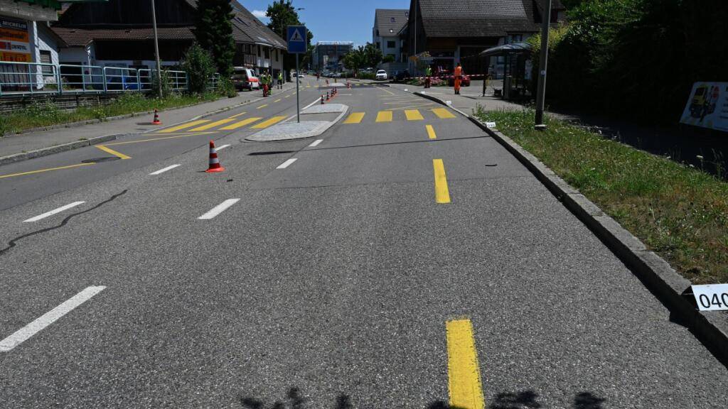 Eine 13-Jährige wurde am Dienstagmorgen bei einem Unfall auf einem Fussgängerstreifen in Tagelswangen schwer verletzt.