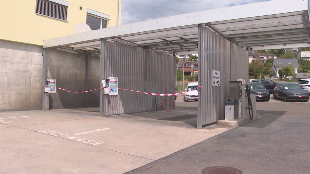 Glänzende Autos: Autowaschanlage in Hallwil sichert Betrieb mit hergefahrenem Wasser