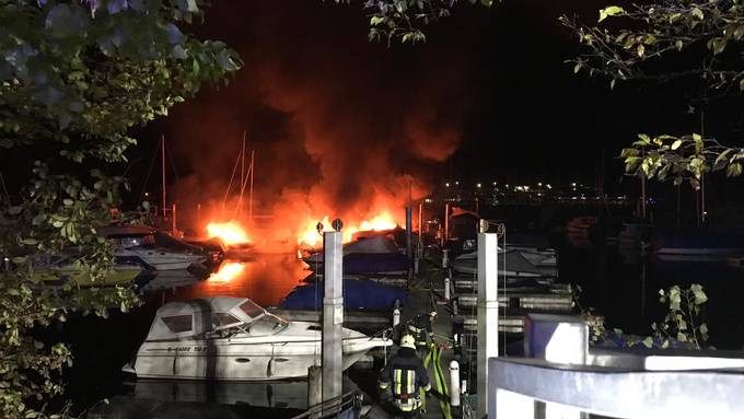 Mehrere Jachten in Bodensee-Hafen ausgebrannt