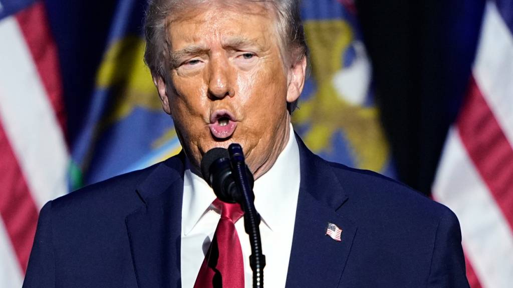 US-Präsident Donald Trump spricht im Detroit Economic Club. Foto: Ryan Sun/AP/dpa