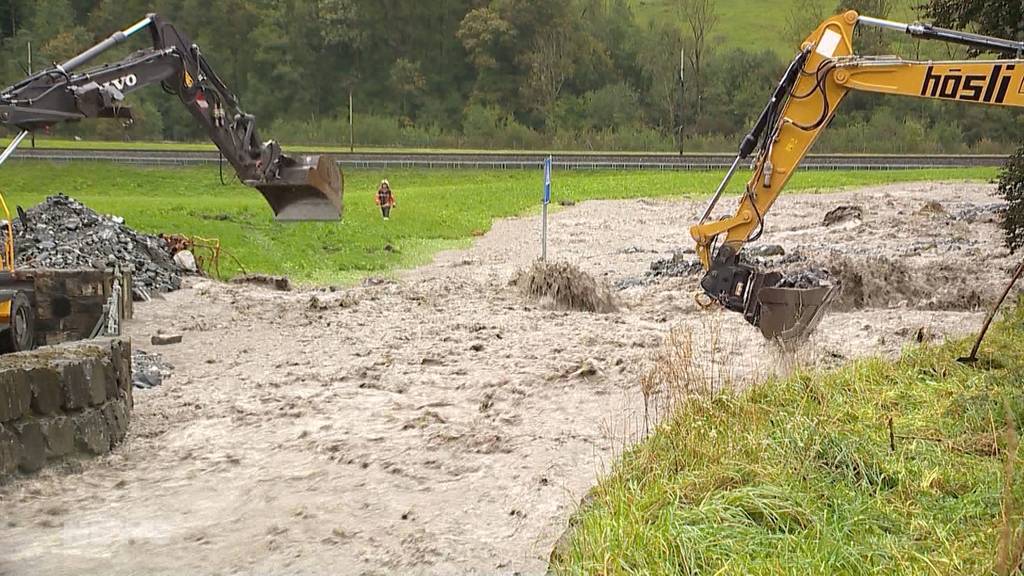 Unwetter in der Innerschweiz: Die Reuss gerät ausser Kontrolle