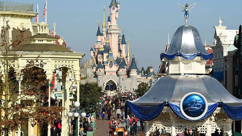 Die «Hauptstraße» im Disneyland Paris. (zu dpa «Disneyland Paris öffnet im Juli wieder für Besucher») Foto: Bertrand Guay/AFP/dpa